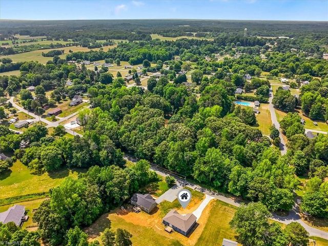 421 E Raleigh Avenue, Liberty, NC 27298