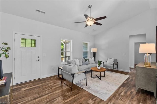 421 E Raleigh Avenue, Liberty, NC 27298