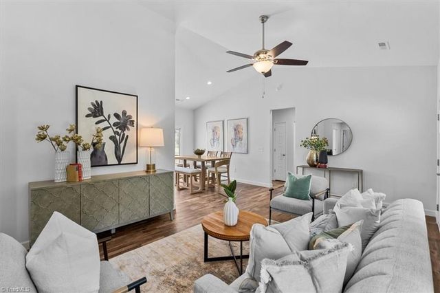 421 E Raleigh Avenue, Liberty, NC 27298