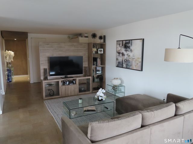 1 Strawberry Hill Court 6C, Stamford, CT 06902