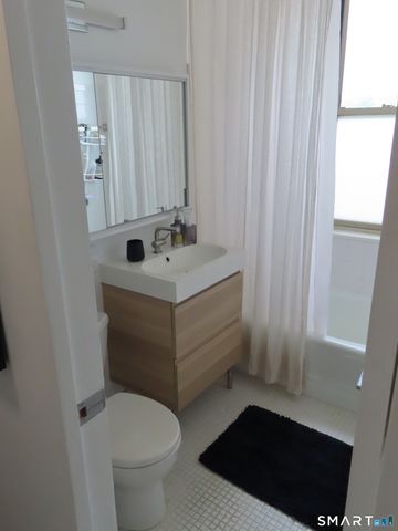 1 Strawberry Hill Court 6C, Stamford, CT 06902