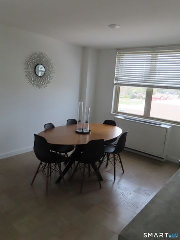 1 Strawberry Hill Court 6C, Stamford, CT 06902