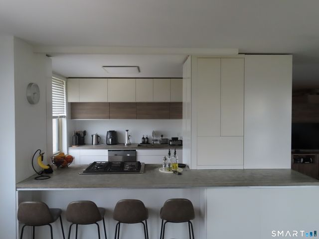 1 Strawberry Hill Court 6C, Stamford, CT 06902