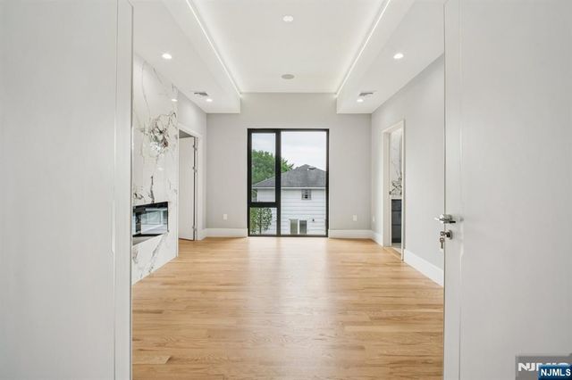 2 Connor Drive, Englewood Cliffs, NJ 07632