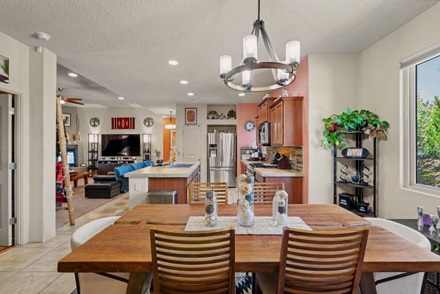 43 Canto Del Pajaro, Santa Fe, NM 87508