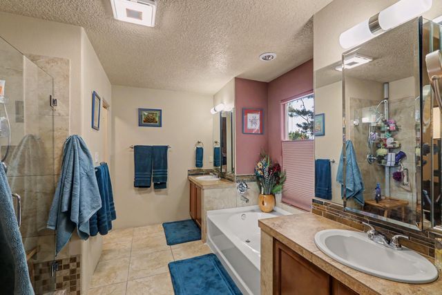 43 Canto Del Pajaro, Santa Fe, NM 87508
