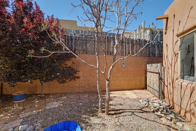 43 Canto Del Pajaro, Santa Fe, NM 87508
