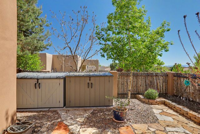 43 Canto Del Pajaro, Santa Fe, NM 87508