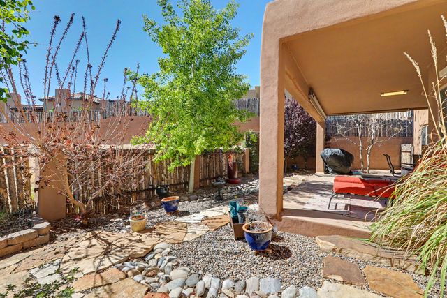 43 Canto Del Pajaro, Santa Fe, NM 87508