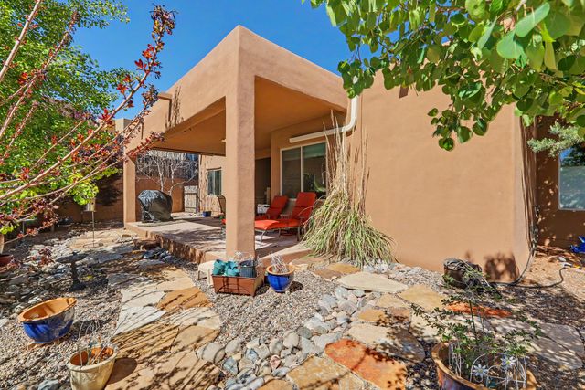 43 Canto Del Pajaro, Santa Fe, NM 87508