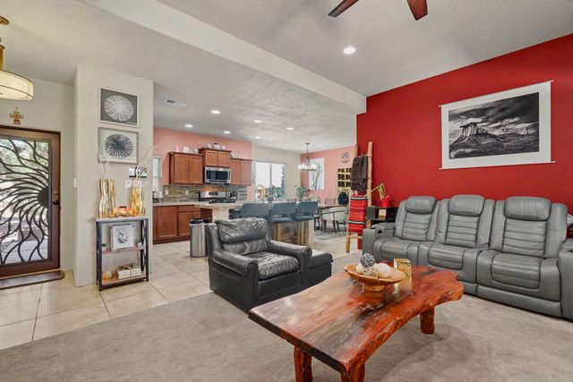43 Canto Del Pajaro, Santa Fe, NM 87508