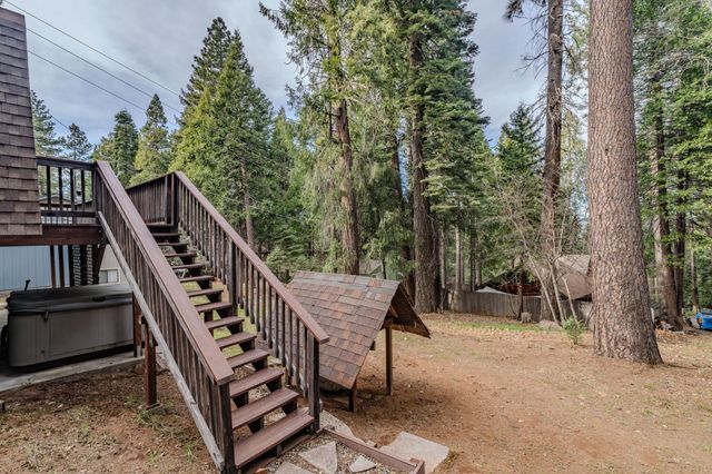 3105 Ridgecrest Way, Pollock Pines, CA 95726