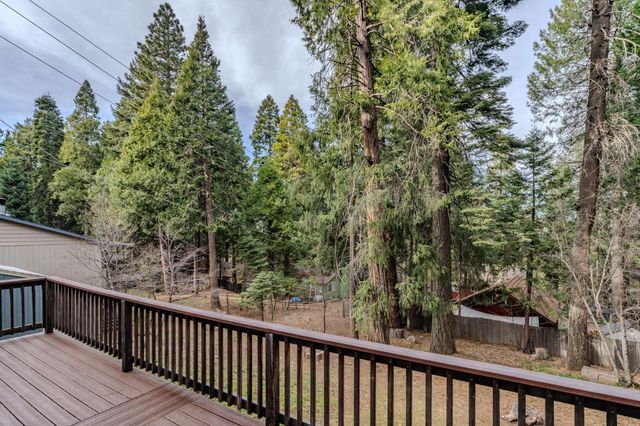 3105 Ridgecrest Way, Pollock Pines, CA 95726