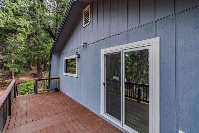 3105 Ridgecrest Way, Pollock Pines, CA 95726