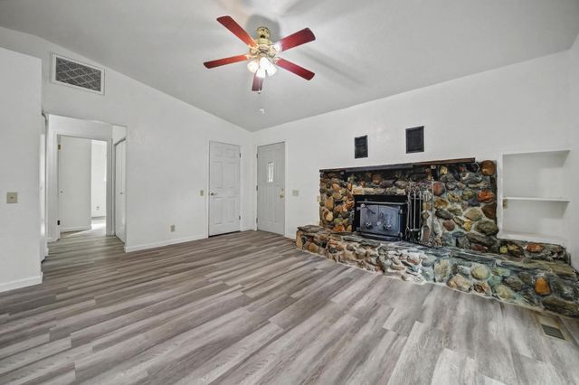 3105 Ridgecrest Way, Pollock Pines, CA 95726