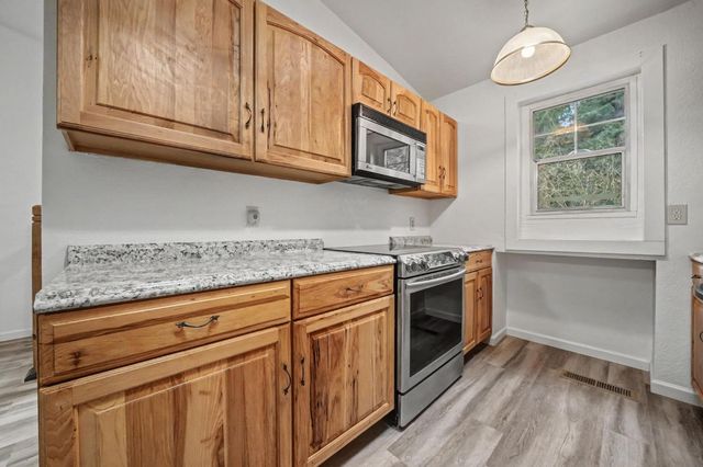 3105 Ridgecrest Way, Pollock Pines, CA 95726