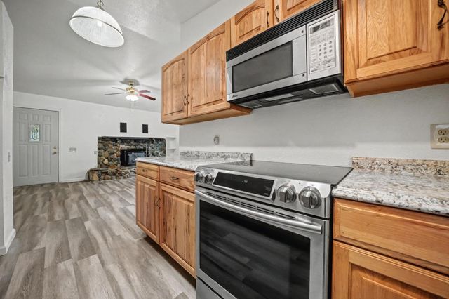 3105 Ridgecrest Way, Pollock Pines, CA 95726