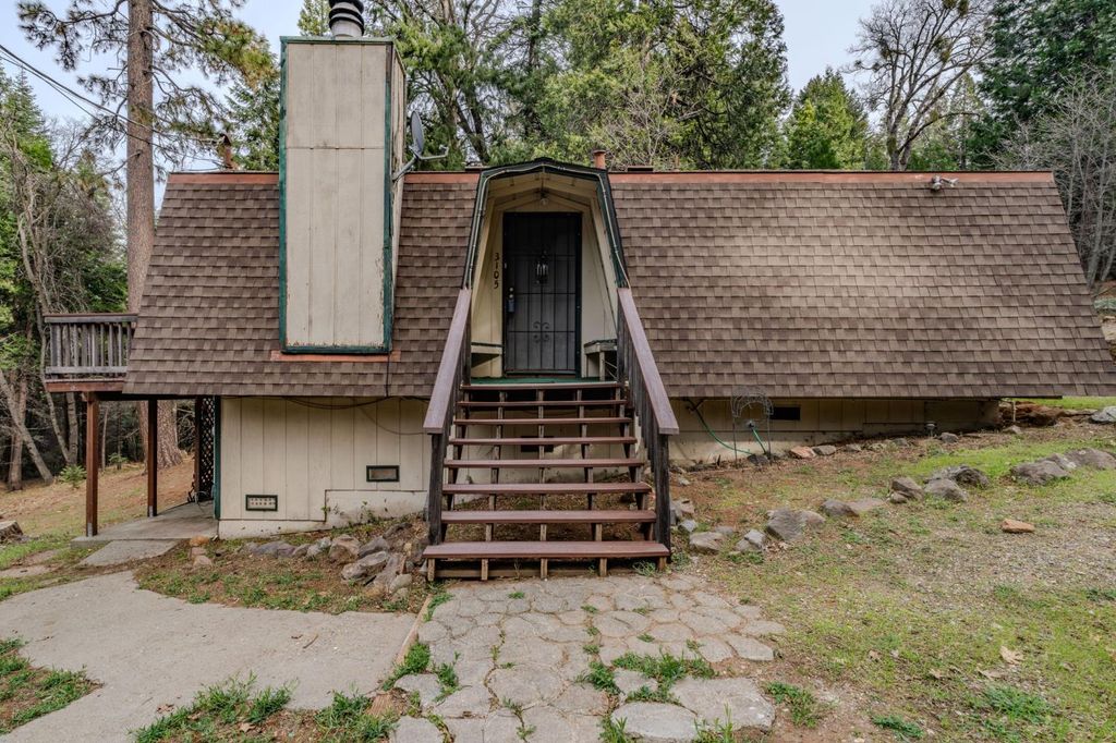3105 Ridgecrest Way, Pollock Pines, CA 95726