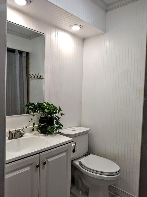 Image 36 of property listing at 13 GRACIE ROAD, Debary, FL 32713