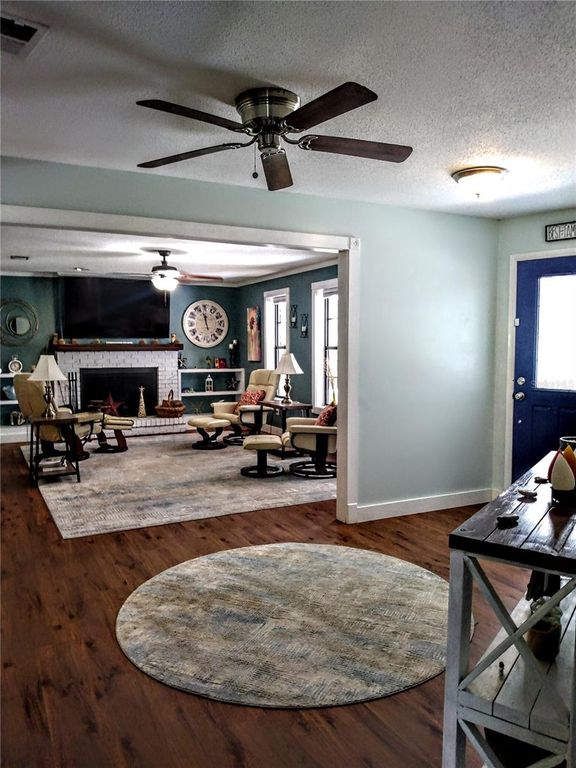 Image 6 of property listing at 13 GRACIE ROAD, Debary, FL 32713