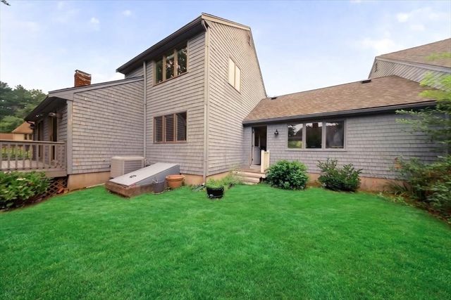 68 Trout Farm Ln, Duxbury, MA 02332