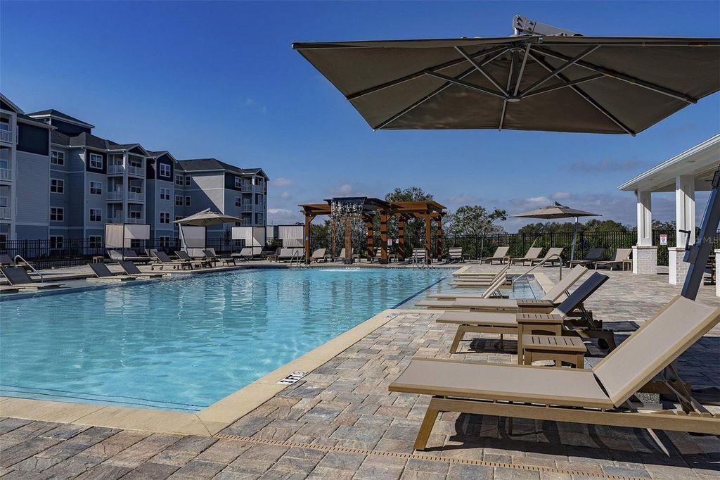 1015 LAKE FOREST BOULEVARD B3, Winter Haven, FL 33884