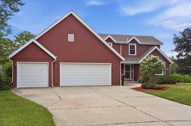 3725 S Joseph ROAD, New Berlin, WI 53151