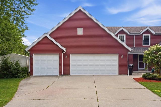 3725 S Joseph ROAD, New Berlin, WI 53151
