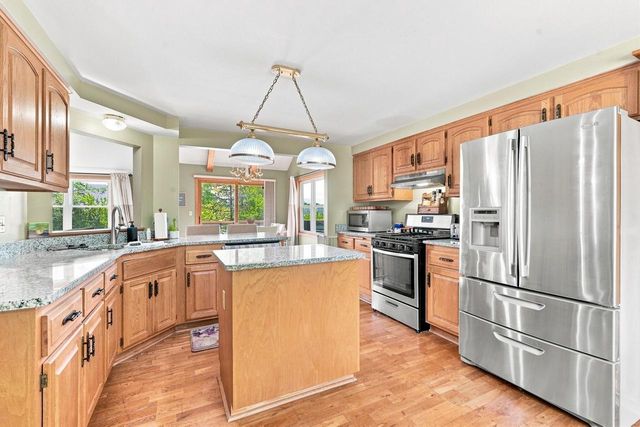 3725 S Joseph ROAD, New Berlin, WI 53151
