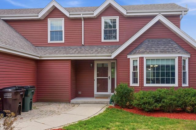 3725 S Joseph ROAD, New Berlin, WI 53151