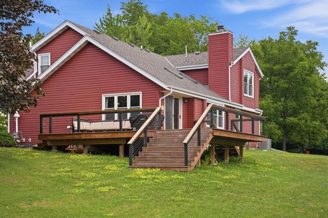 3725 S Joseph ROAD, New Berlin, WI 53151