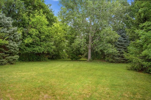 3725 S Joseph ROAD, New Berlin, WI 53151