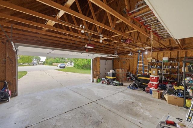 3725 S Joseph ROAD, New Berlin, WI 53151