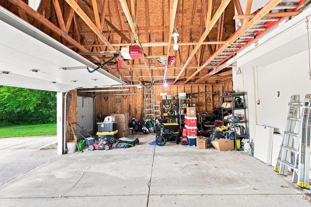 3725 S Joseph ROAD, New Berlin, WI 53151