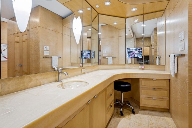 330 Las Colinas Boulevard E 1522, Irving, TX 75039