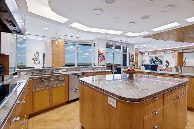 330 Las Colinas Boulevard E 1522, Irving, TX 75039