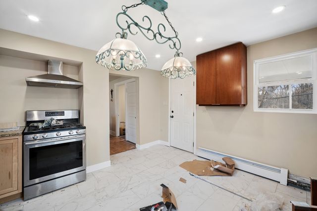 9 Center Road, Streamwood, IL 60107