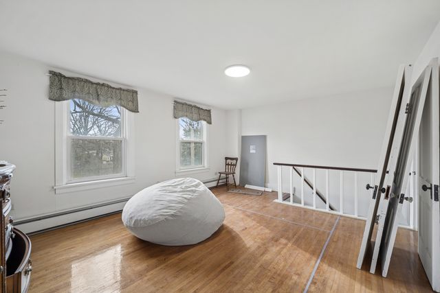 9 Center Road, Streamwood, IL 60107