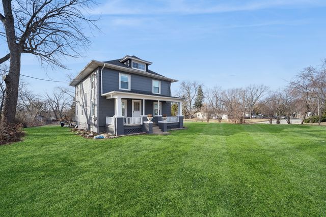 9 Center Road, Streamwood, IL 60107