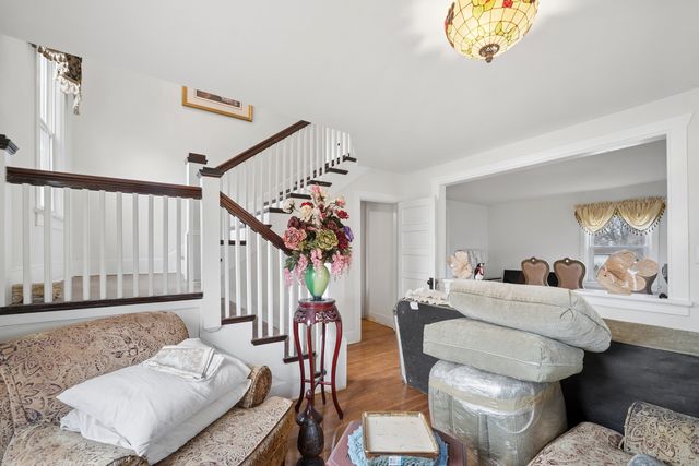 9 Center Road, Streamwood, IL 60107