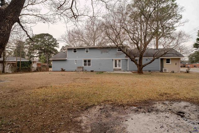 618 Westview Dr, Fort Valley, GA 31030