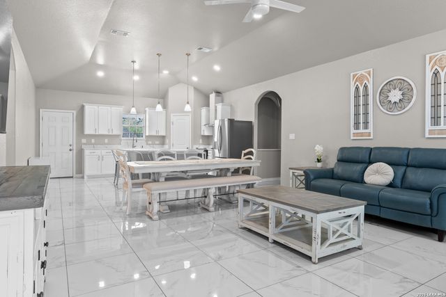 8116 Ventura, Selma, TX 78154