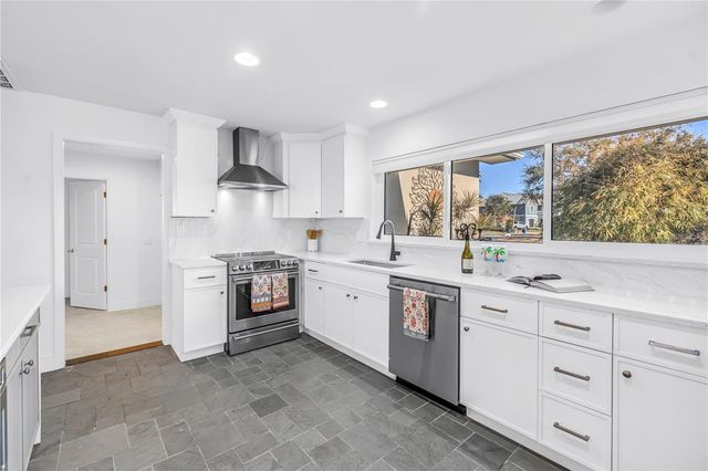 2890 ALTON DRIVE, St Pete Beach, FL 33706