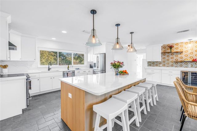 2890 ALTON DRIVE, St Pete Beach, FL 33706