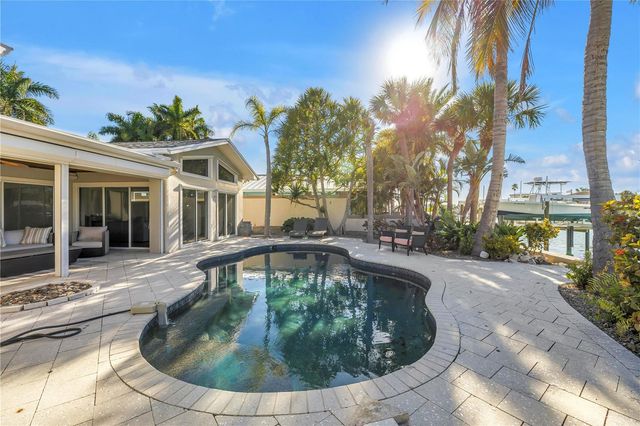 2890 ALTON DRIVE, St Pete Beach, FL 33706