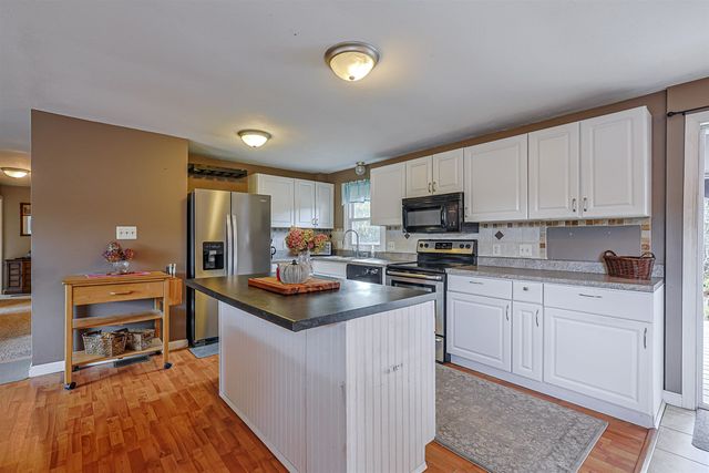 39 Salmon Falls Road, Rochester, NH 03868