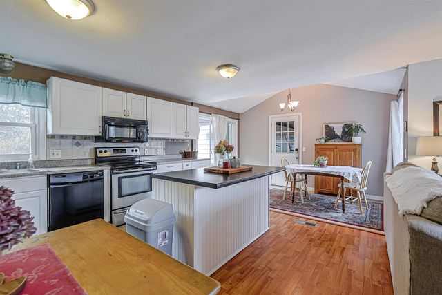 39 Salmon Falls Road, Rochester, NH 03868