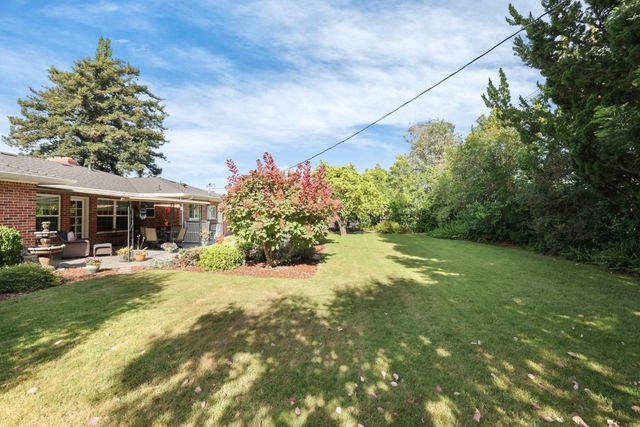 704 Rimby Ave, Lodi, CA 95240