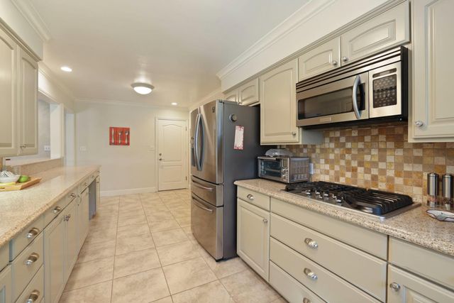 704 Rimby Ave, Lodi, CA 95240