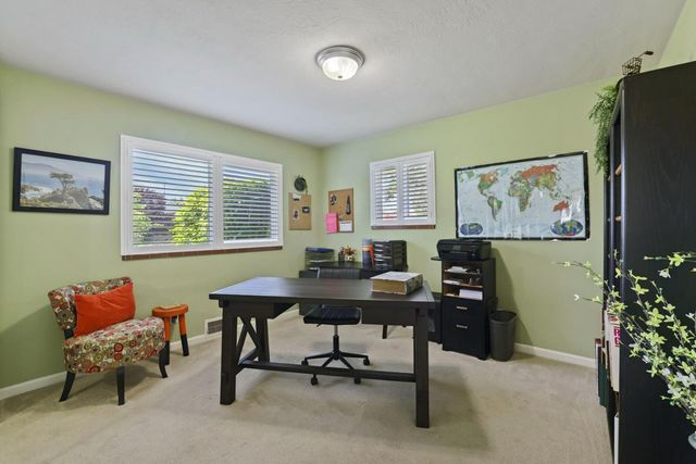 704 Rimby Ave, Lodi, CA 95240